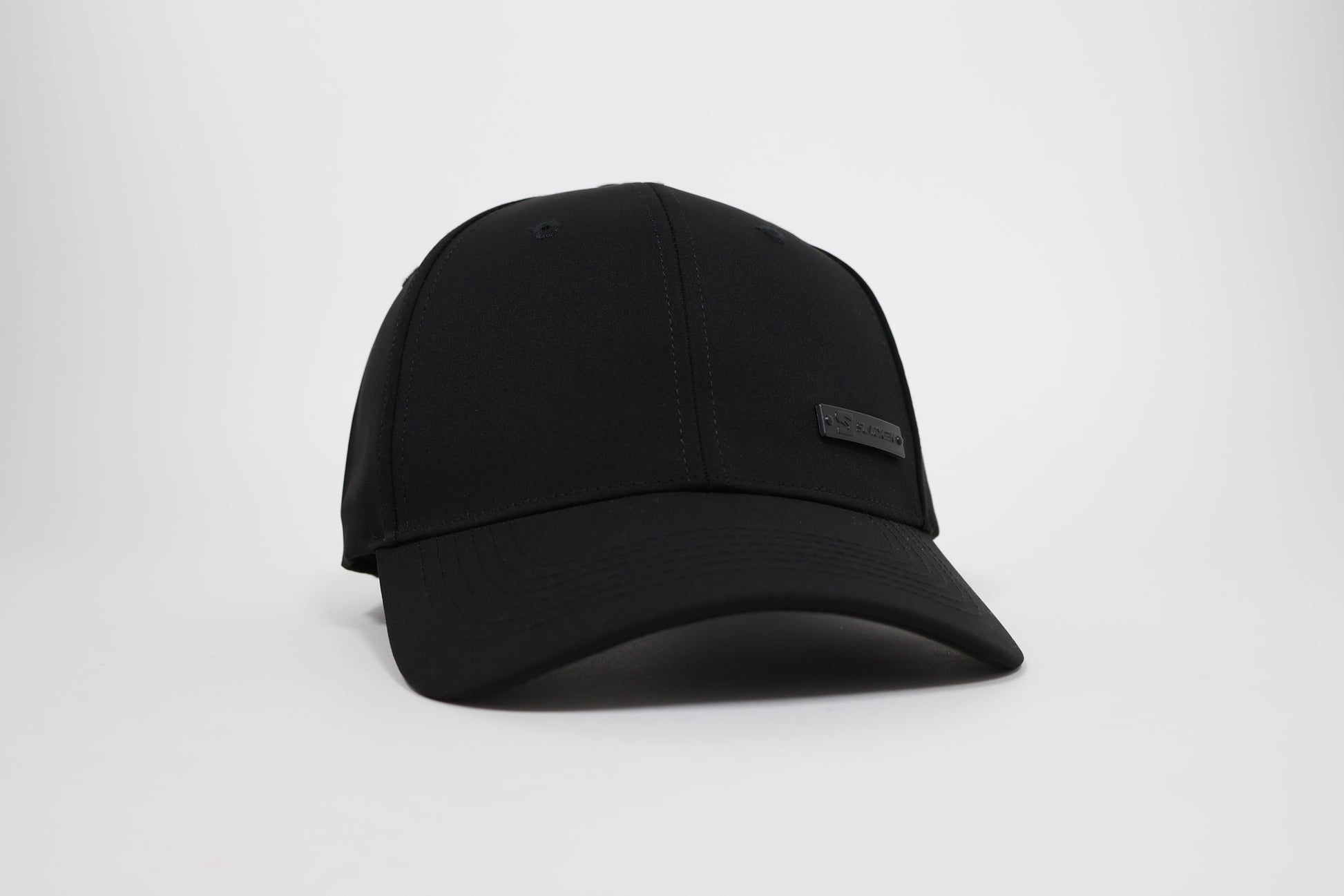 Men's Black Baseball Cap – Timeless Look with Curved Brim and Adjustable Back Strap