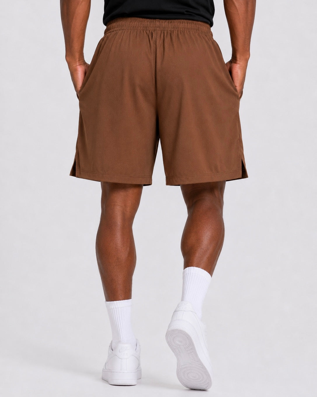 Men’s UR-9 Relaxed-Fit Sports Shorts – Caramel