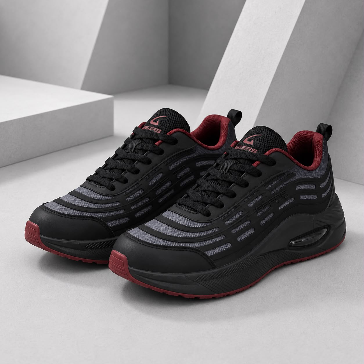 Men's Sneakers & Athletic Shoes