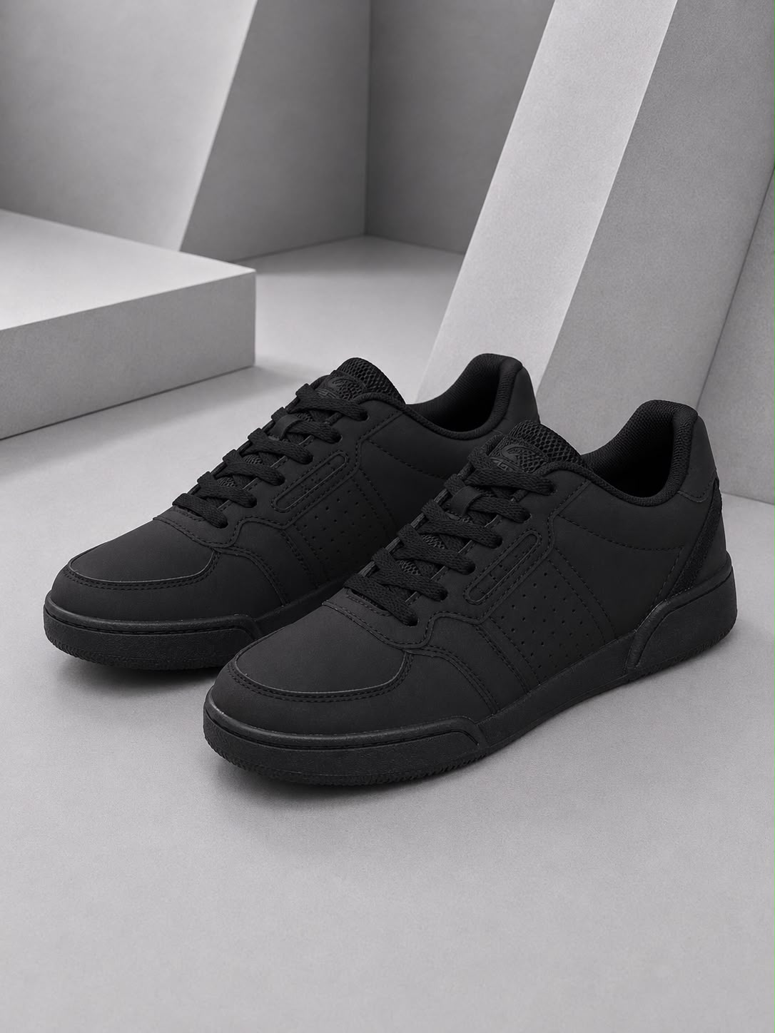 Women’s Sneakers & Athletic Shoes