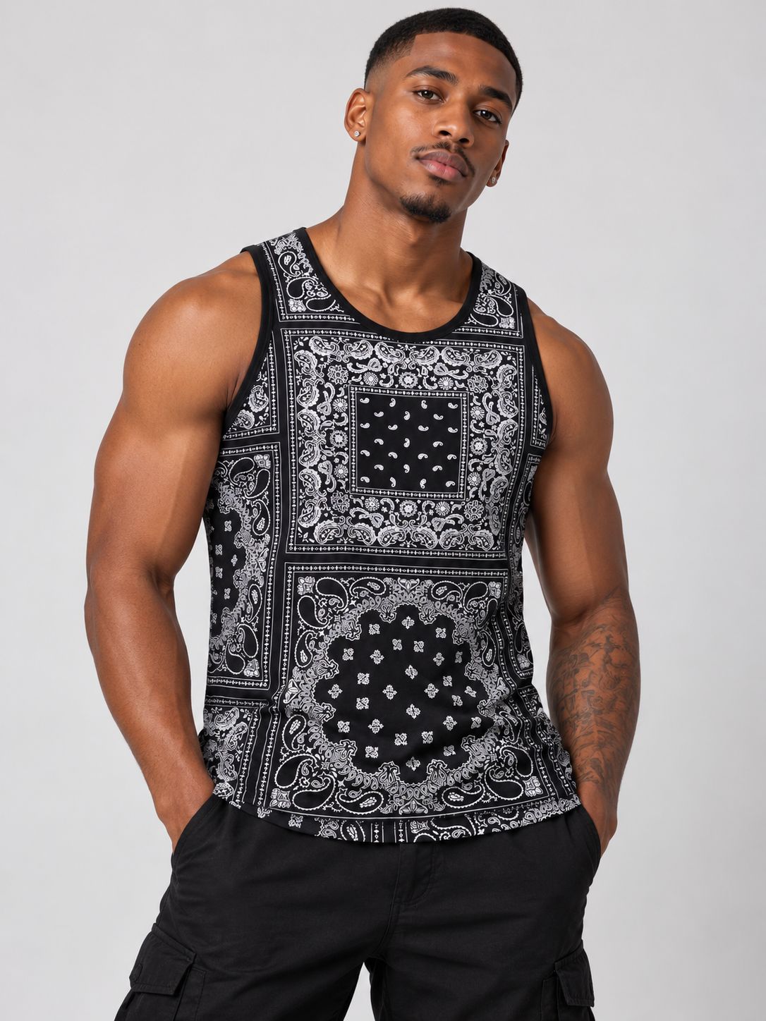 Victorious Men’s Bandana Paisley Print Tank Top – Black & White
