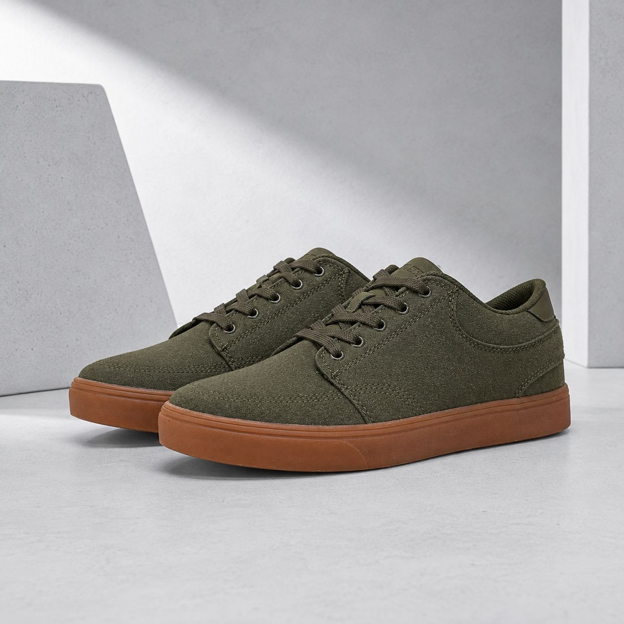 Men’s Low-Top Casual Sneakers – Olive Green/Size 10