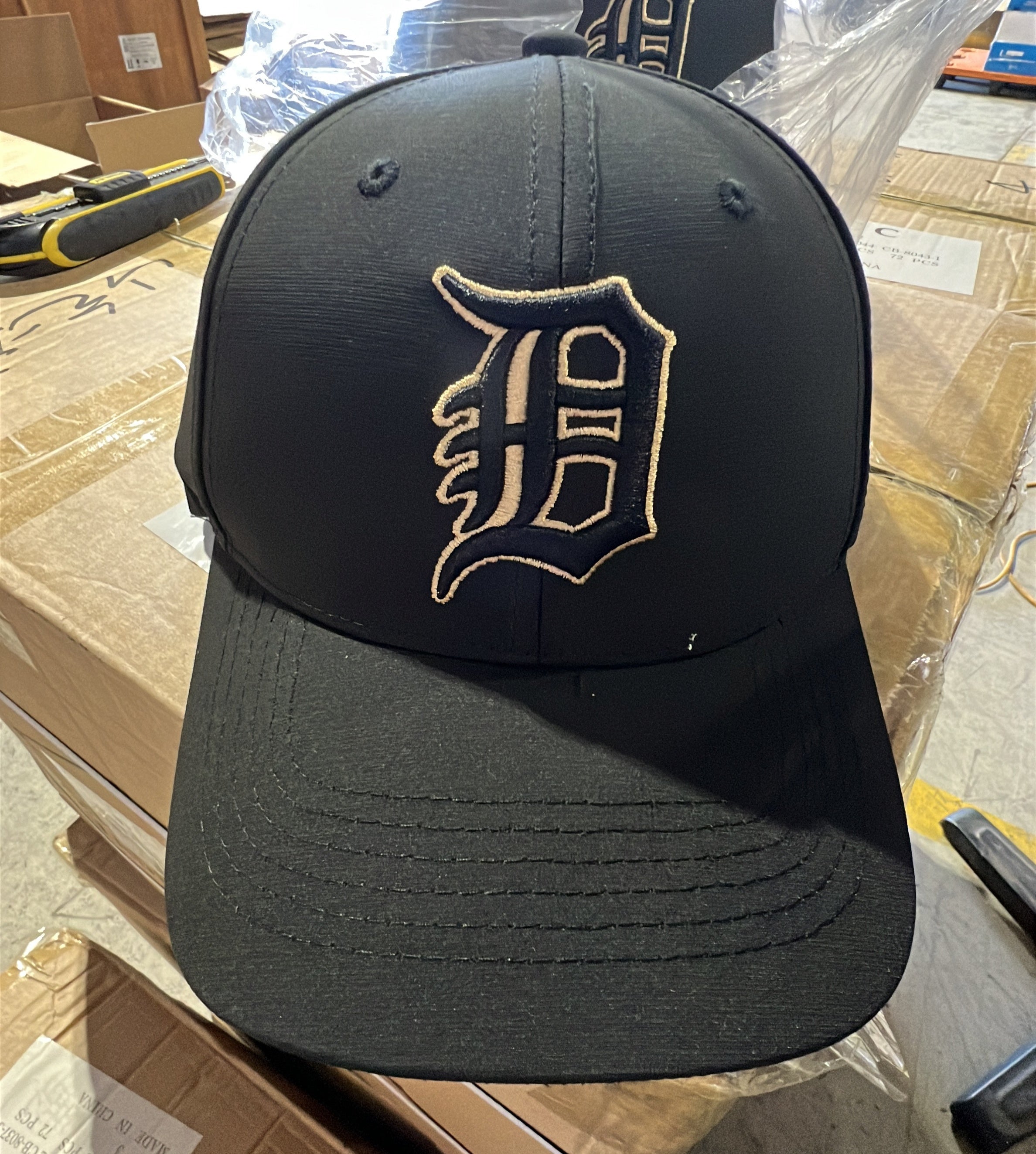 Men's Black and Yellow Baseball Cap – Bold Two-Tone Design with Adjustable Strap and Sporty Fit